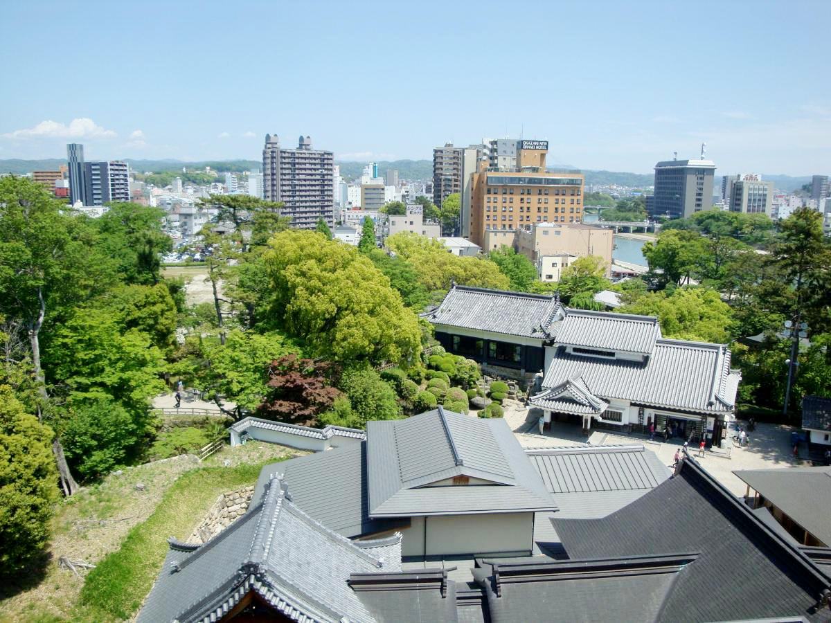 岡崎城天守閣からは、市街を一望できます。