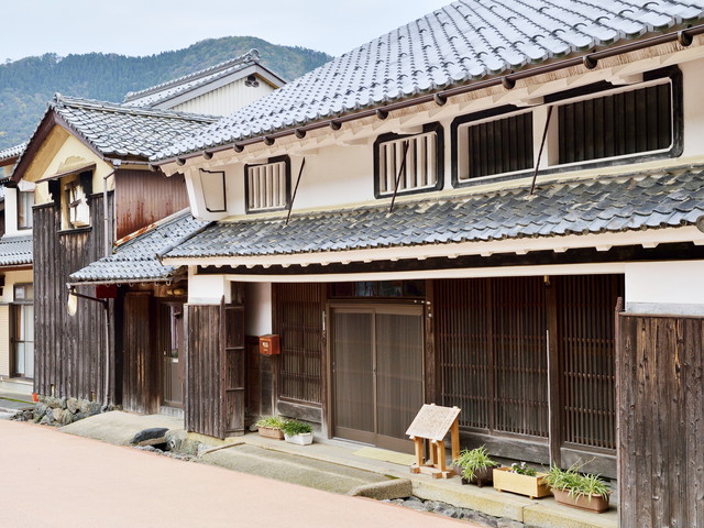 旧問屋倉見屋（荻野家住宅）