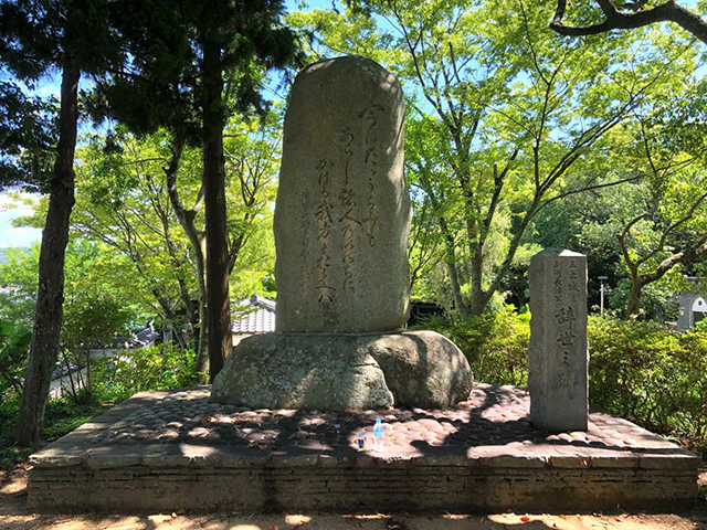 辞世の句が刻まれた石碑（三木城跡）